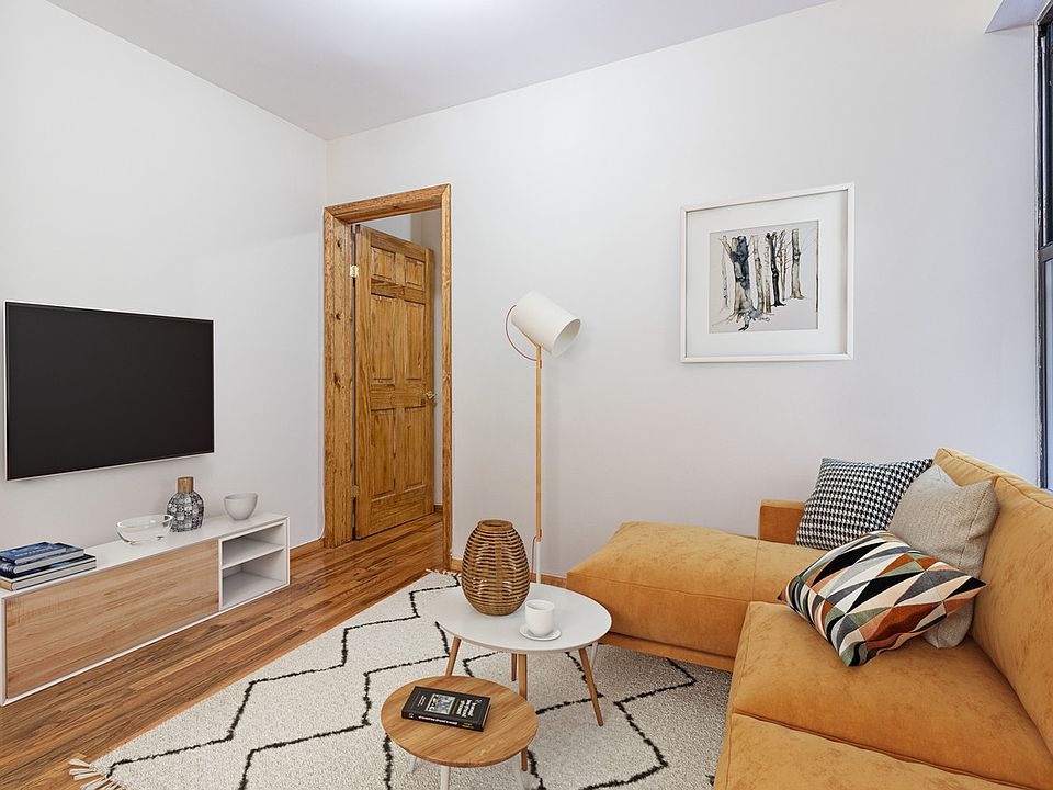 1st image of 31 Bedford St #49