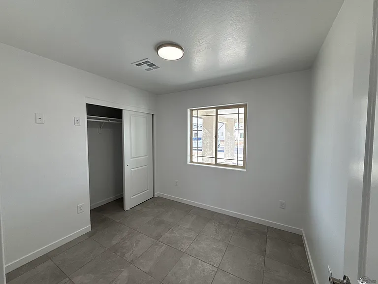 5048 E Monreal Ln — Photo 7