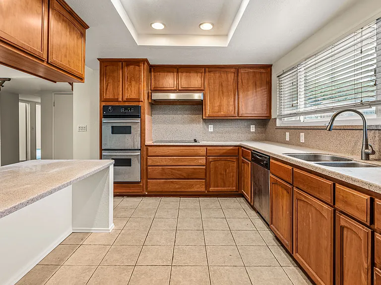 8766 Glenira Ave — Photo 6