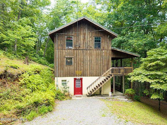 3rd image of 910 Laurel Branch Road
