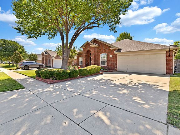 2nd image of 1065 Springhill Dr