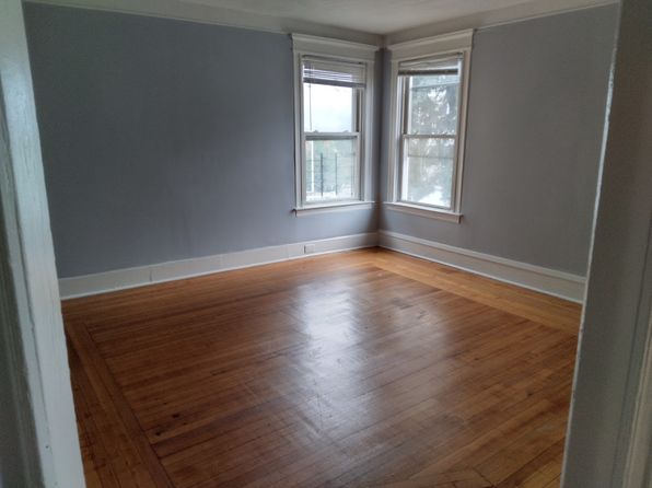 16 Stanley Pl APT 2