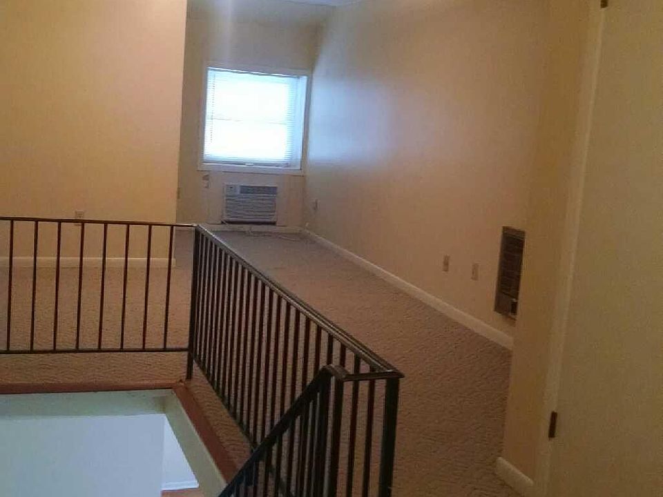 2nd image of 125 School Ave APT 4