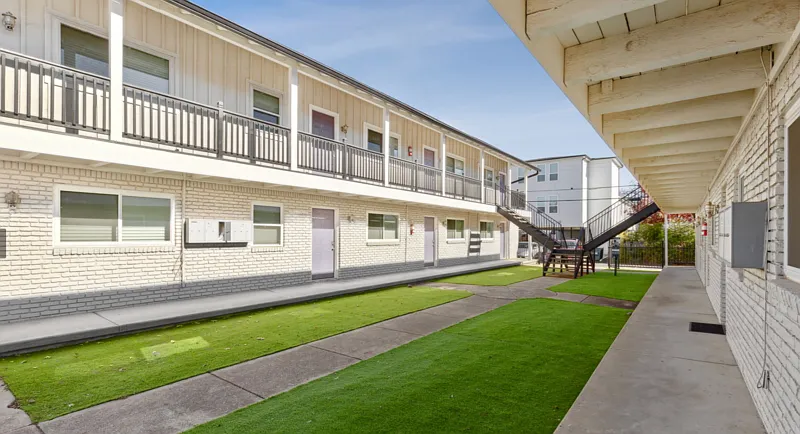 1 bed, 1.0 bath, 500 sqft, $1,350 — Photo 3