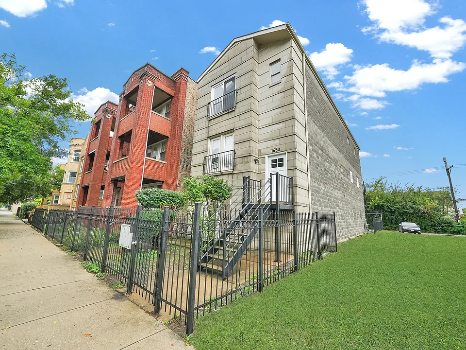 1453 W Garfield Blvd #3