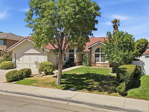 3rd image of 42515 Carriage Way