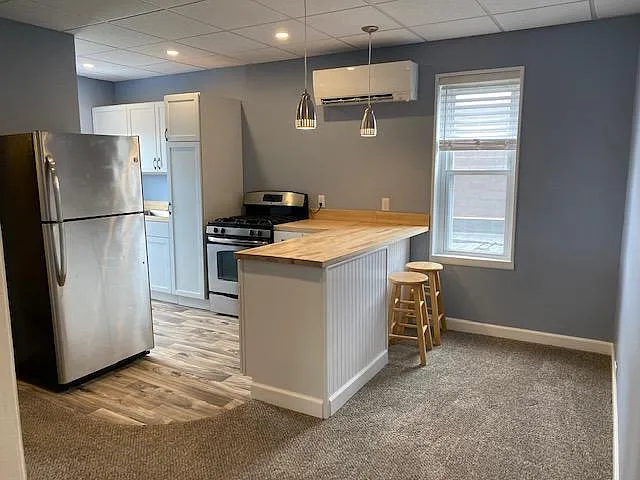 126 E Grand River Ave #2 — Photo 7