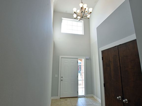 2nd image of 6157 Windemere Ln #6-2