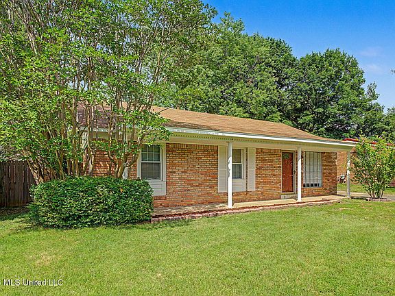 2nd image of 8476 Southaven Cir W