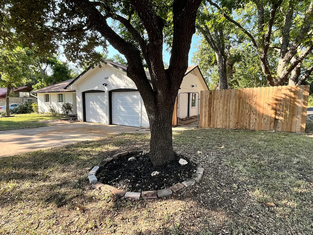 Building Photo - 1507 Blue Ridge Dr