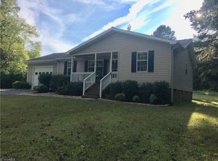 194 Foxfire Rd, Asheboro, NC 27205