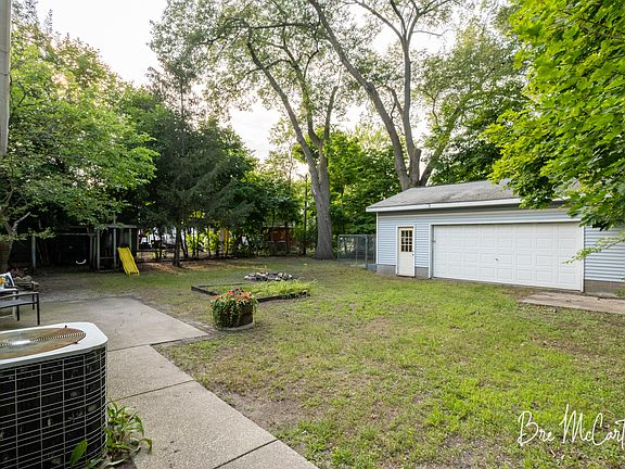 3rd image of 1266 Evanston Ave