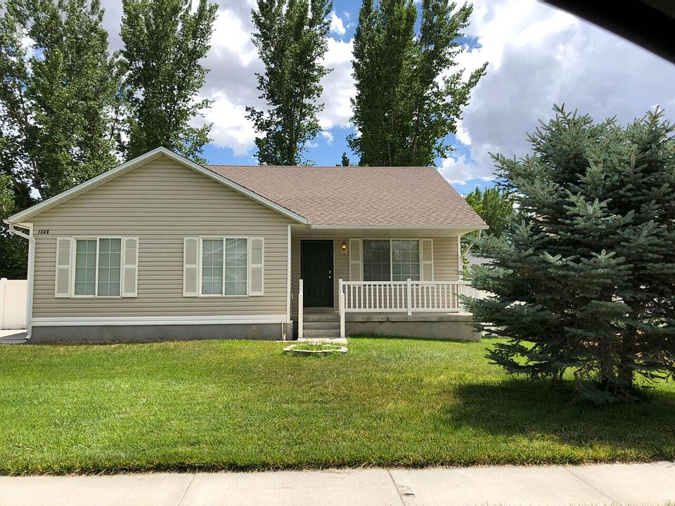 2nd image of 1348 E Owl Ln
