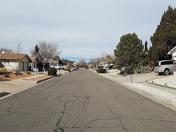 5th image of 804 Nakomis Dr NE