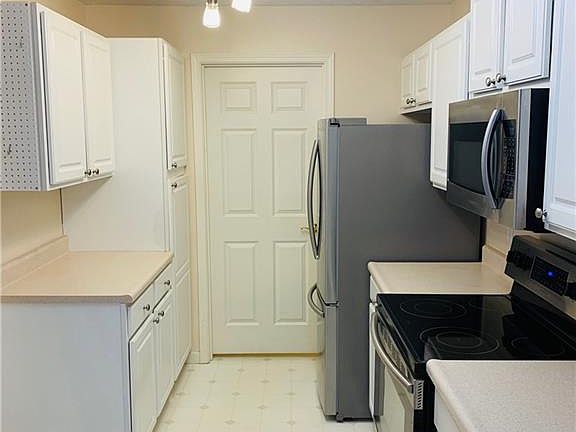 4th image of 2650 Netherland Dr APT 102
