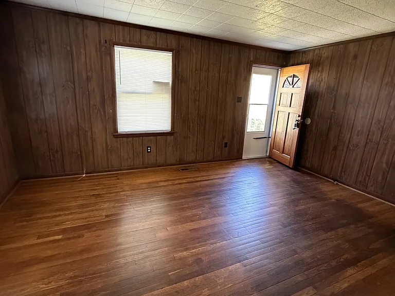 6793 Edwards Ave — Photo 3