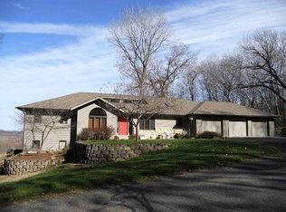 W4946 Wolf Ridge Ct, La crosse, WI 54601