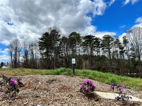 202 Westridge Farm Rd #4, Asheville, NC 28804