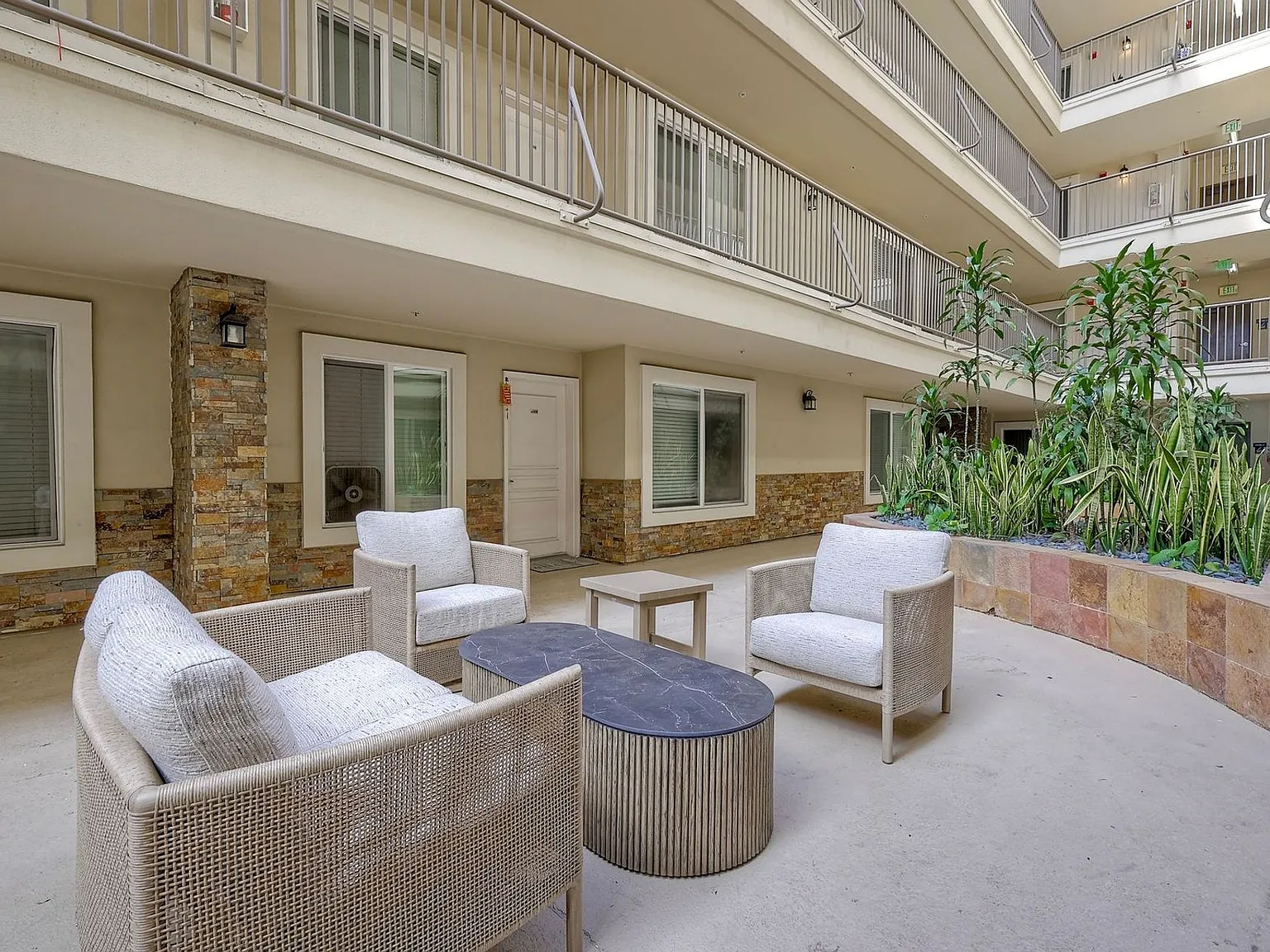 Harborview Apartments — Photo 3