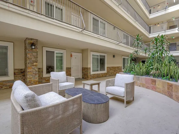 Harborview Apartments