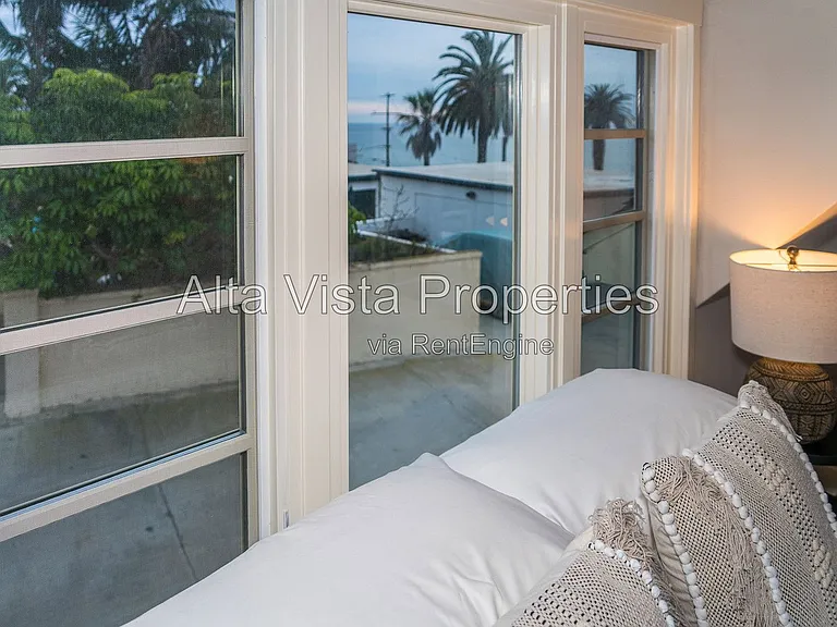 5606 Dolphin Pl — Photo 41