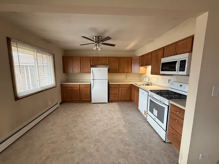 826 N Milwaukee Ave #D2 — Photo 2