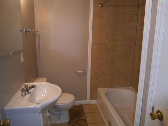 4th image of 4827 Midway Ave