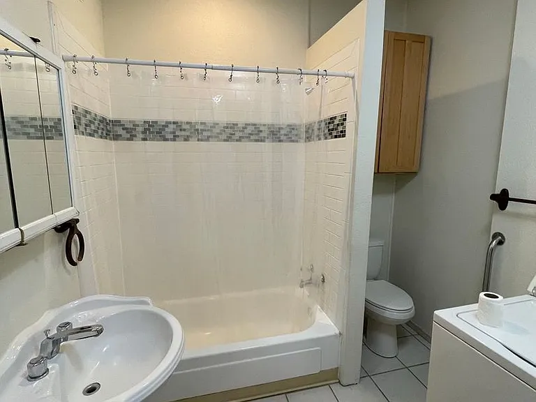 207 Midway Ave — Photo 36