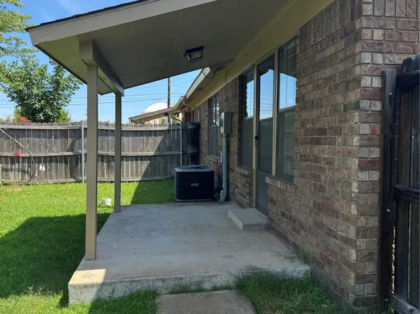 1445 Windsor Dr, Ardmore, OK 73401