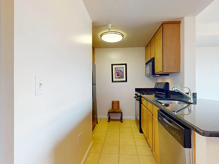 355 I St SW #626 — Photo 4