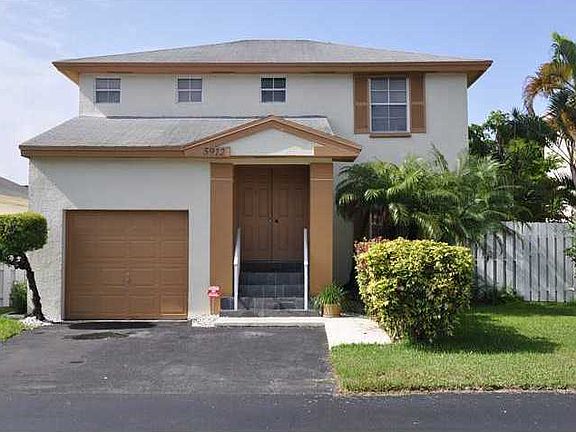 3rd image of 5912 Woodland Point Pl