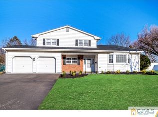 28 Scheid Dr, Parlin, NJ 08859