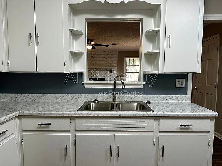 1009 Rosedale Dr — Photo 16