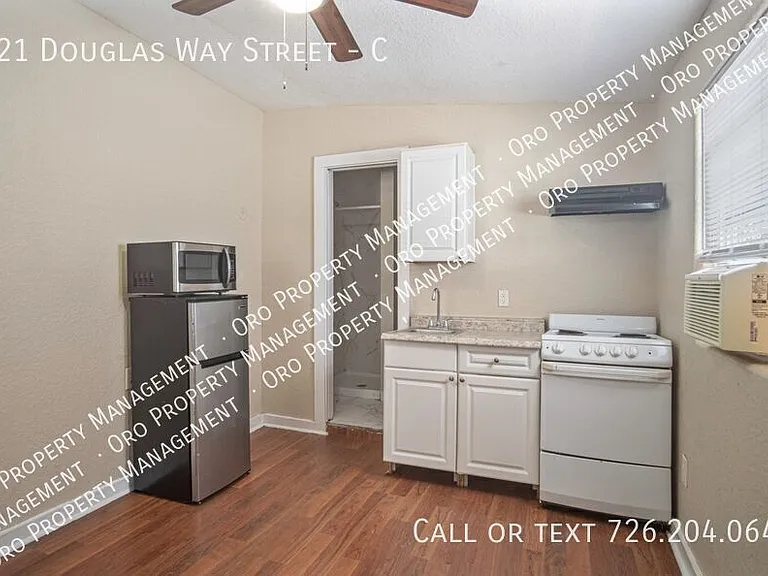 121 Douglas Way St #C — Photo 5