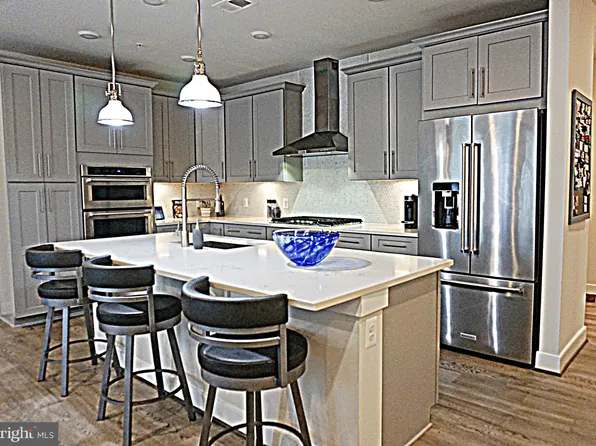 210 Decoverly Dr Unit 104, Gaithersburg, MD 20878