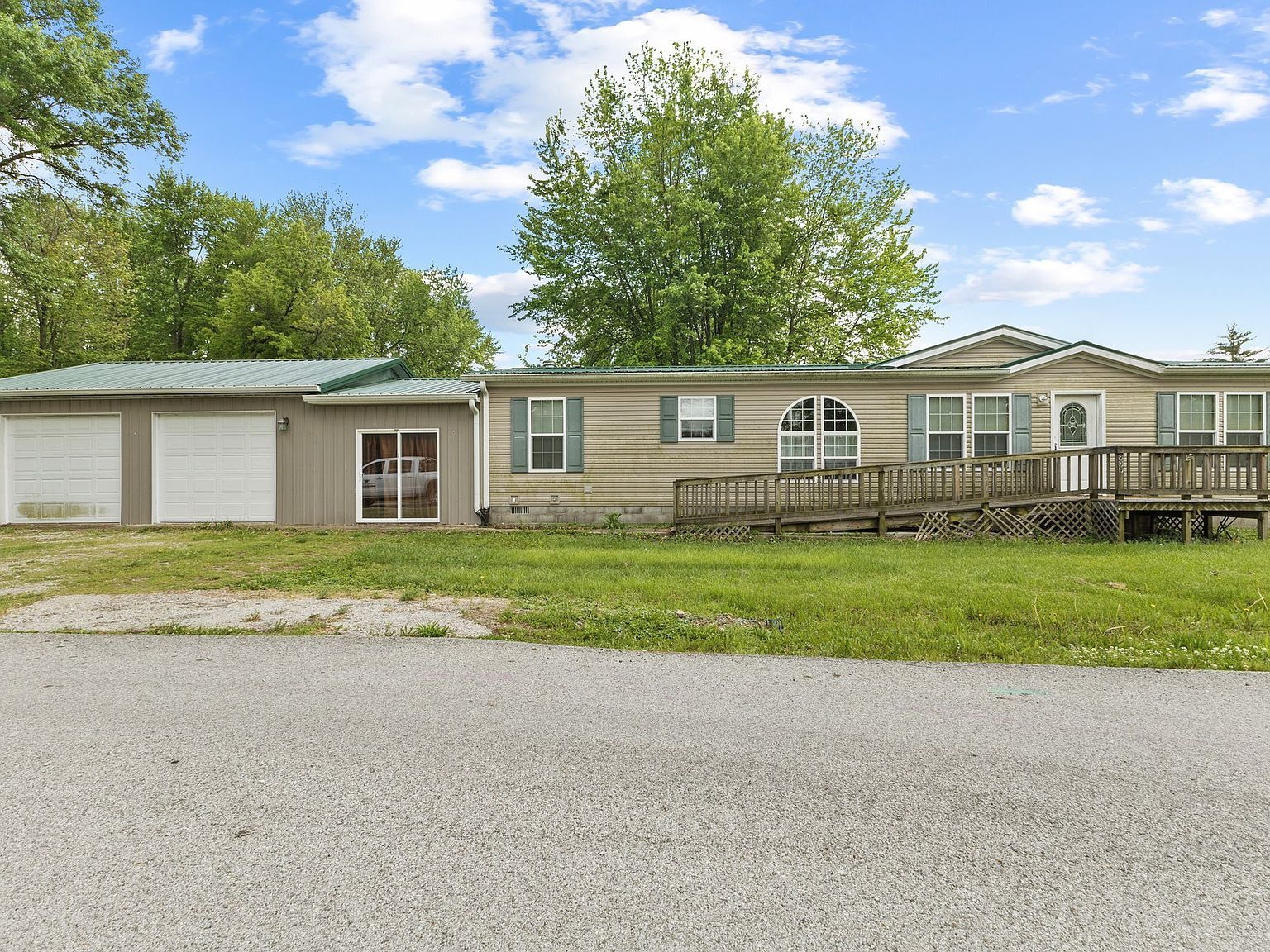 909 E Lincoln St, Shelburn, IN 47879 Zillow