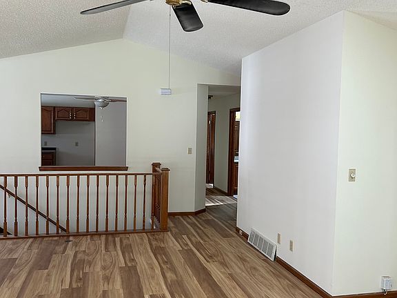 5th image of 3325 S 93rd St