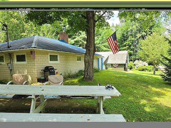 3rd image of 35992 Lake Shore Dr