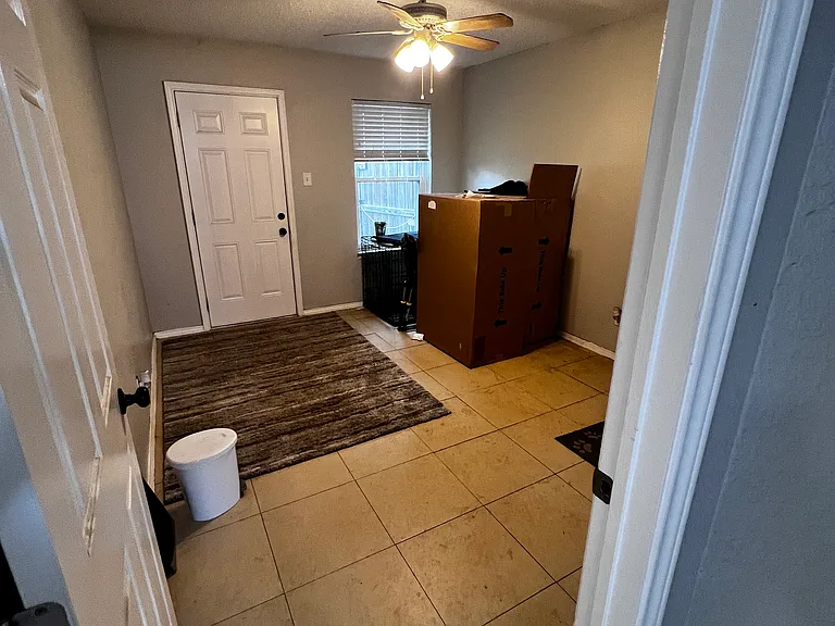 2214 Lavern St #B — Photo 11