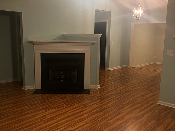 3rd image of 9365 Lyn Marie Dr