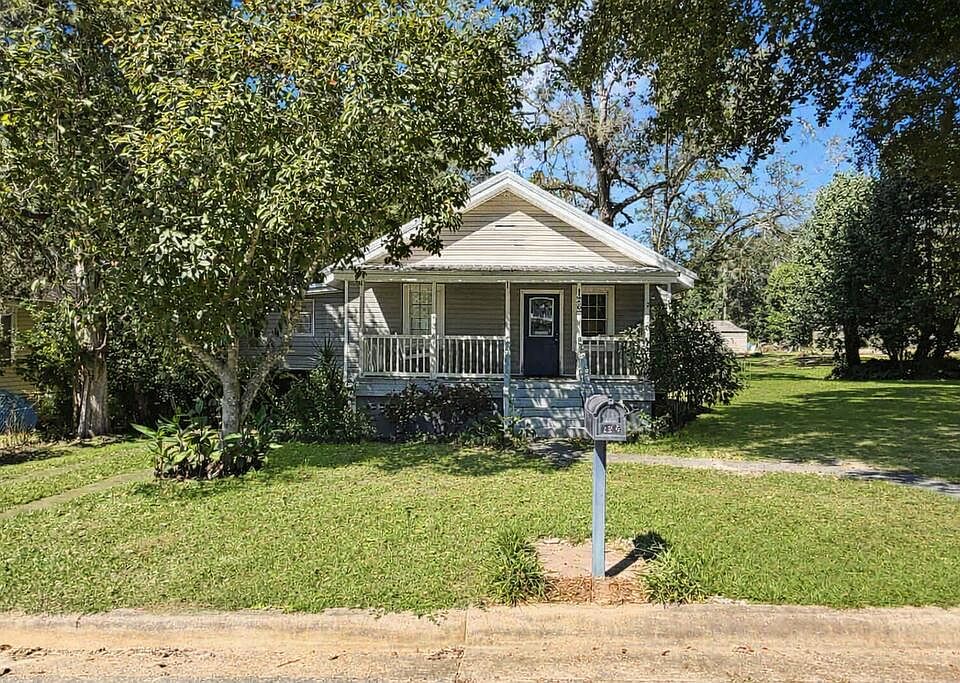 1st image of 126 Village Ln