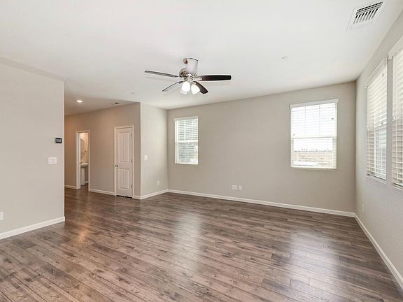 3rd image of 3 Cliff Breeze Pl