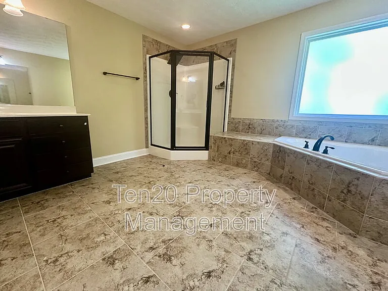 7471 Coppice Dr — Photo 11