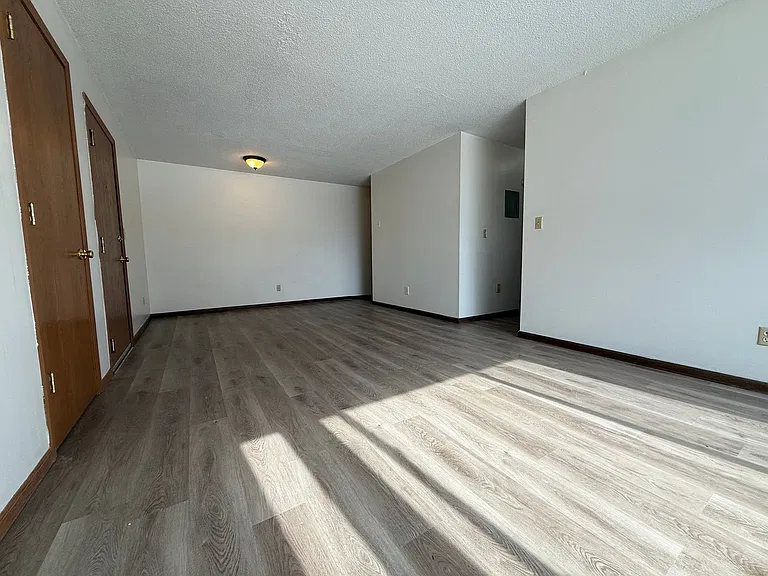 445 California St — Photo 11