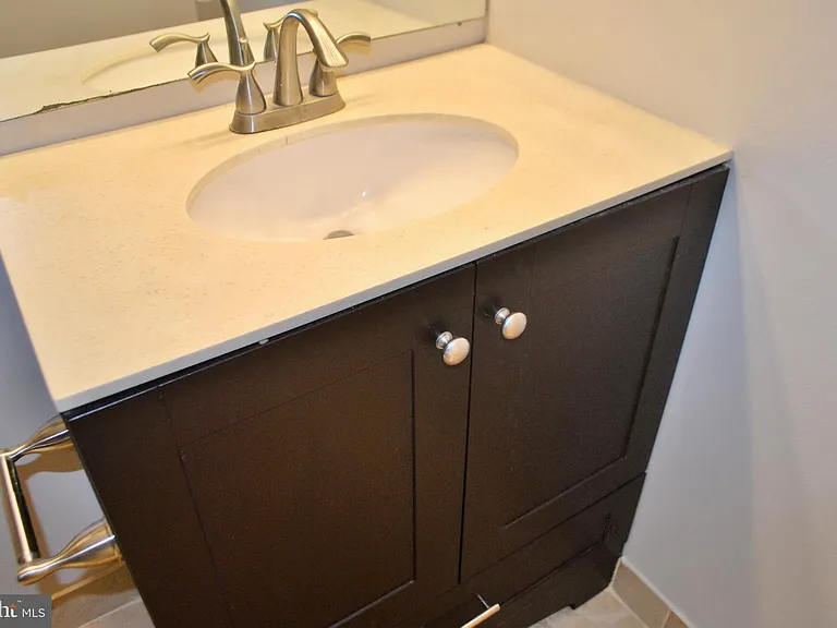 2850 Dover Ln #203 — Photo 10