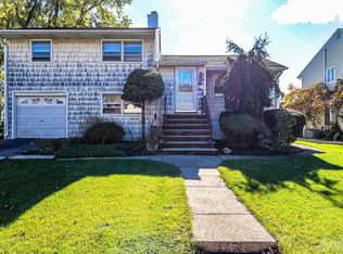 7 Marlboro Ln, Colonia, NJ 07067