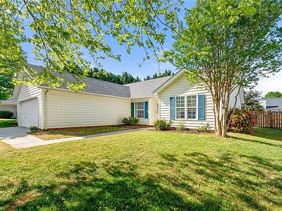 3rd image of 808 Eagle Point Dr