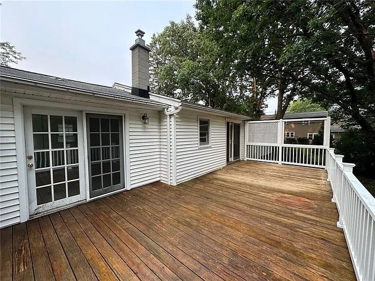 1035 Calkins Rd — Photo 7
