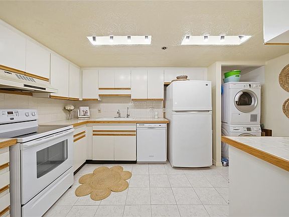4th image of 1 Key Capri APT 603W