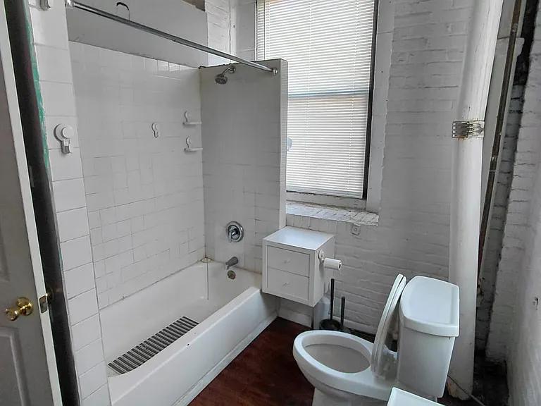 426 E Allegheny Ave #2W — Photo 2